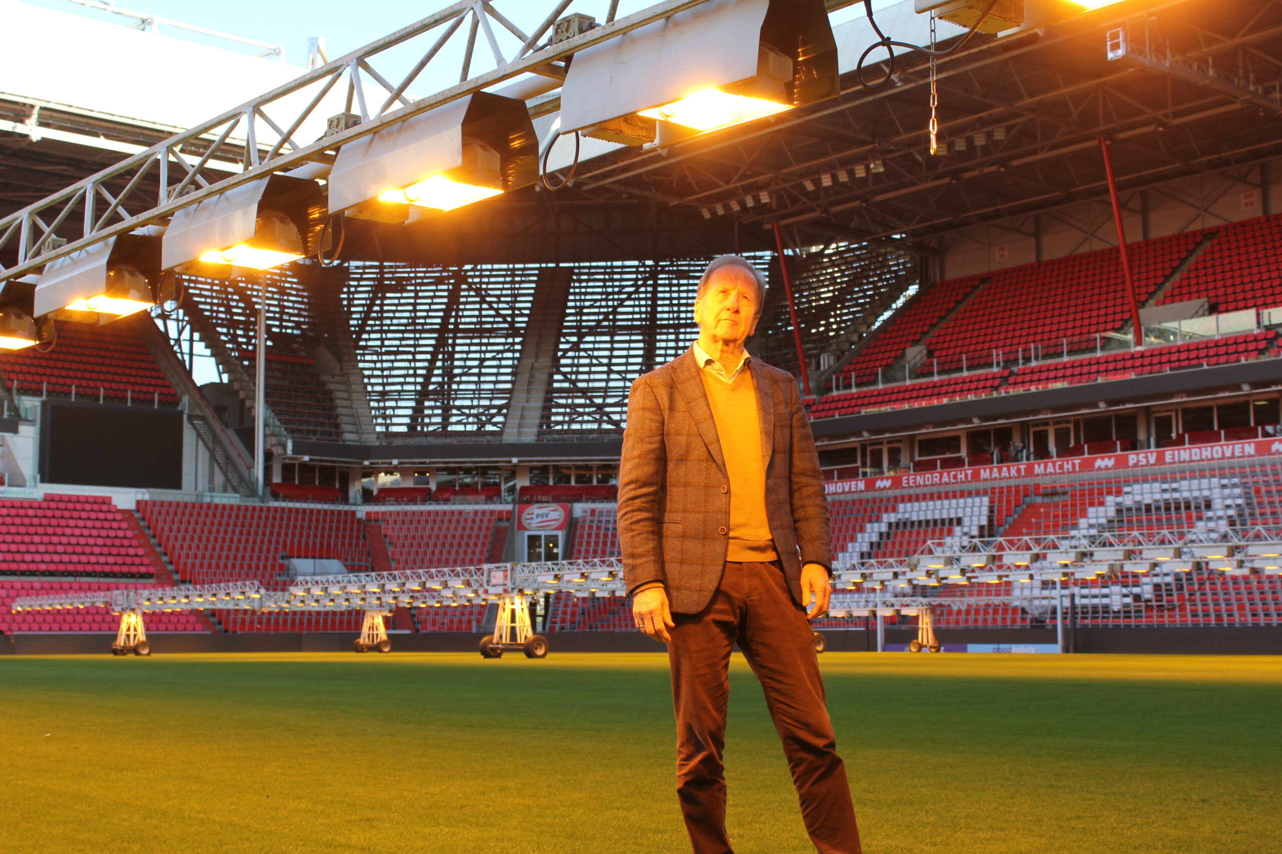 SGL founder Nico van Vuuren inspects the HPS grow lighting units at PSV Eindhoven
