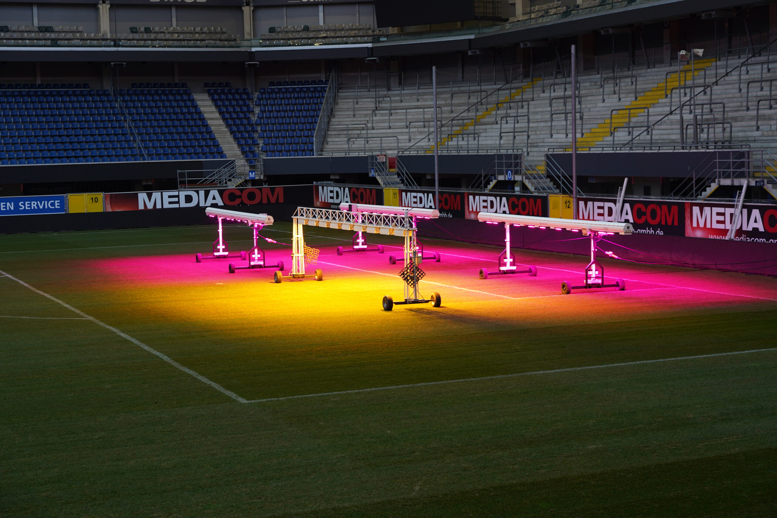 The LED50 grow lighting units and HPS grow lighting unit out on the SC Paderborn stadium pitch.